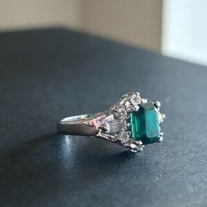 Emerald Green Cocktail Ring Vintage Glam Art Deco Statement